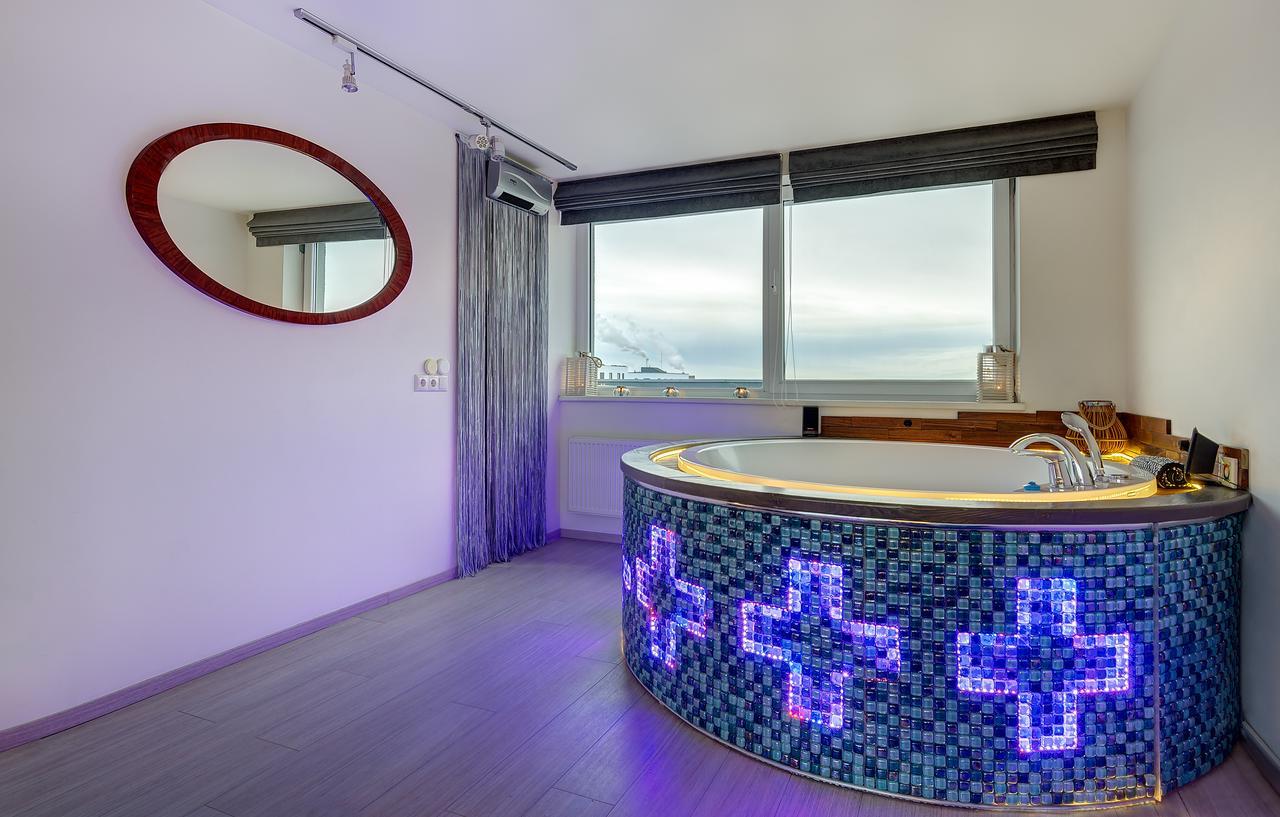 June Street Spa Apartments VNO Exterior photo
